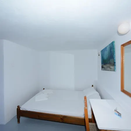 Markos Rooms&studios Hotel *